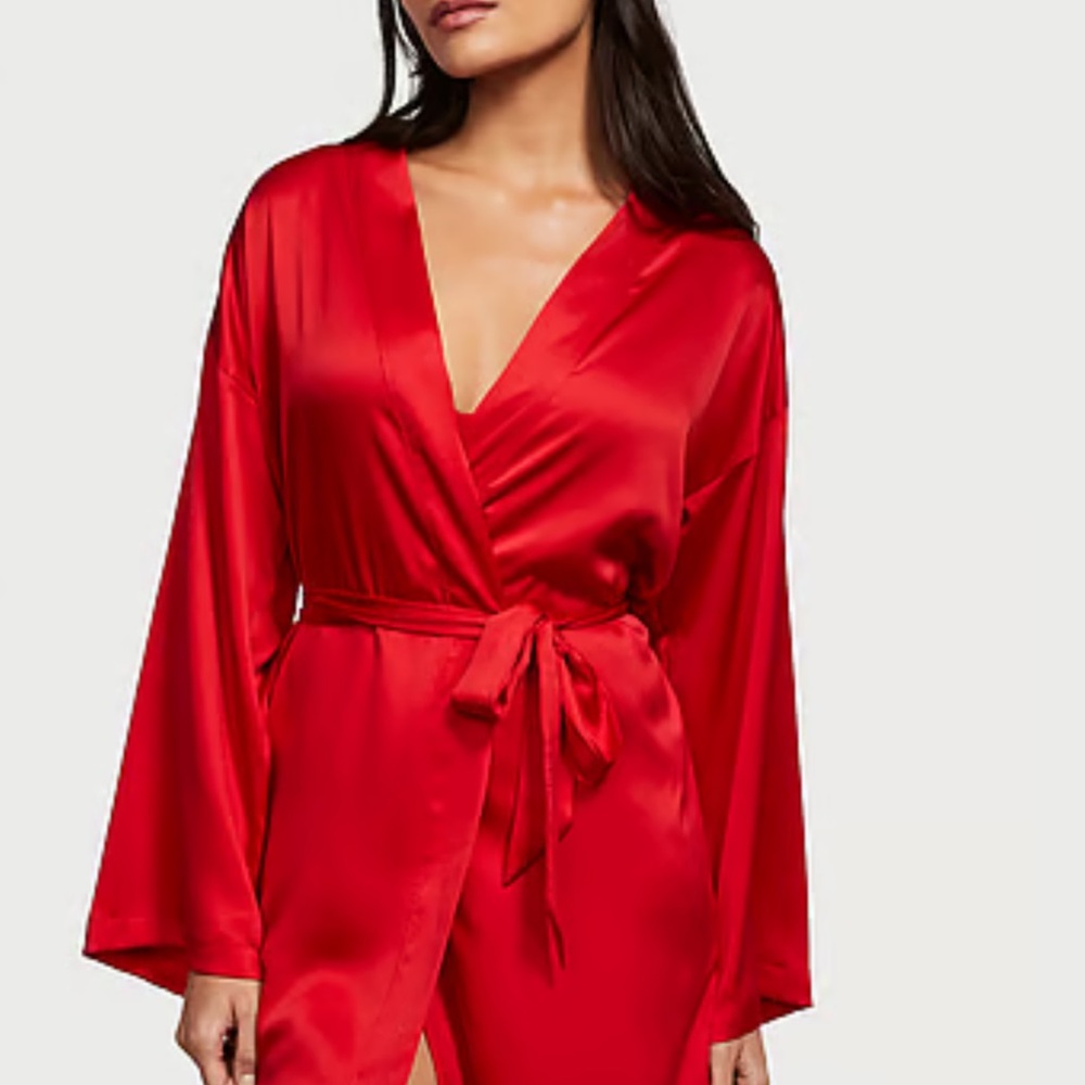 Victoria secret  signature Red Satin Robe victoria secret size m/l